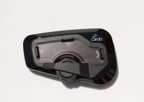 Cardo Freecom 4+ le nouvel intercom moto bluetooth de chez Cardo